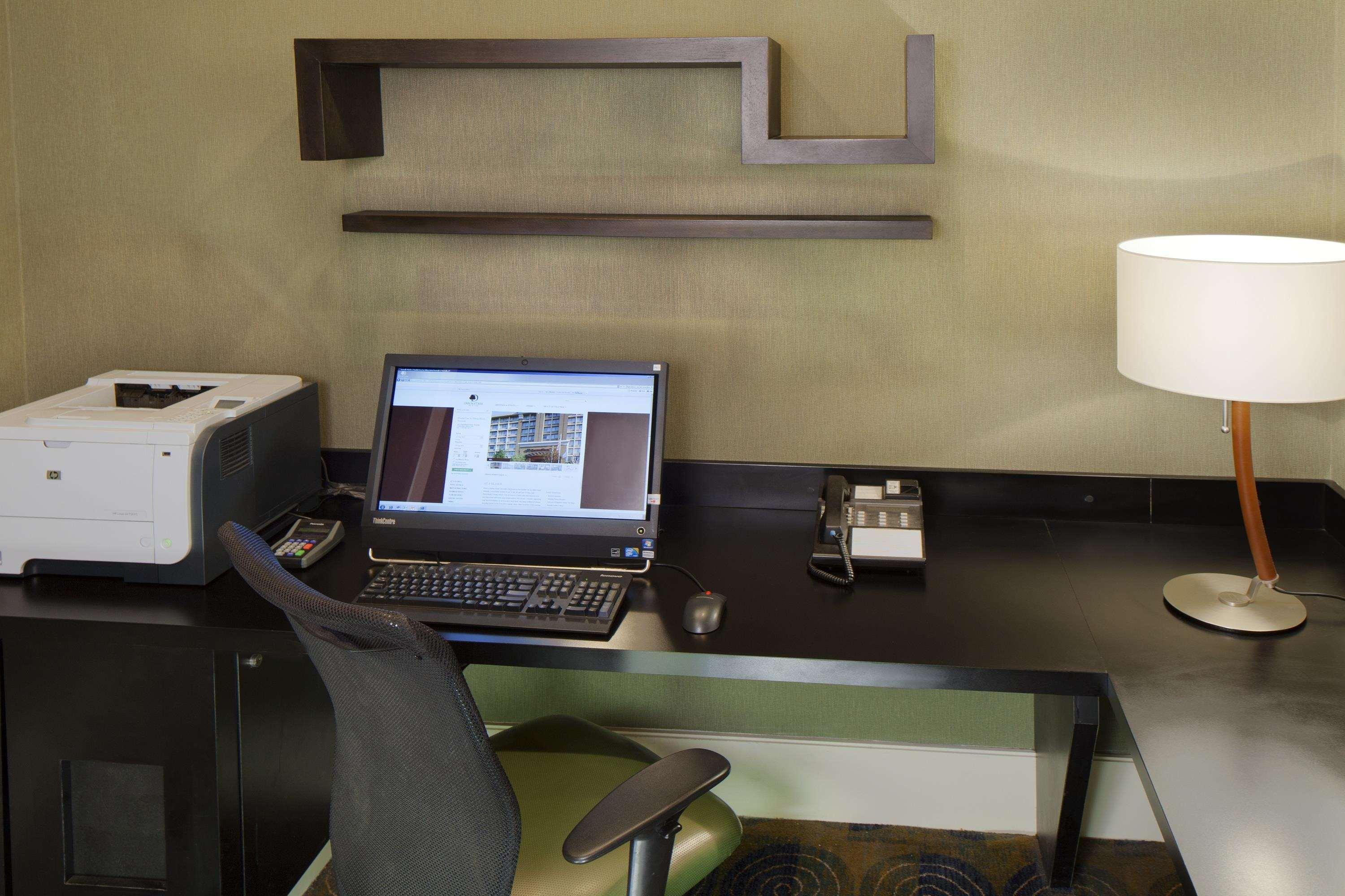 Doubletree By Hilton Norwalk Hotel Facilities photo