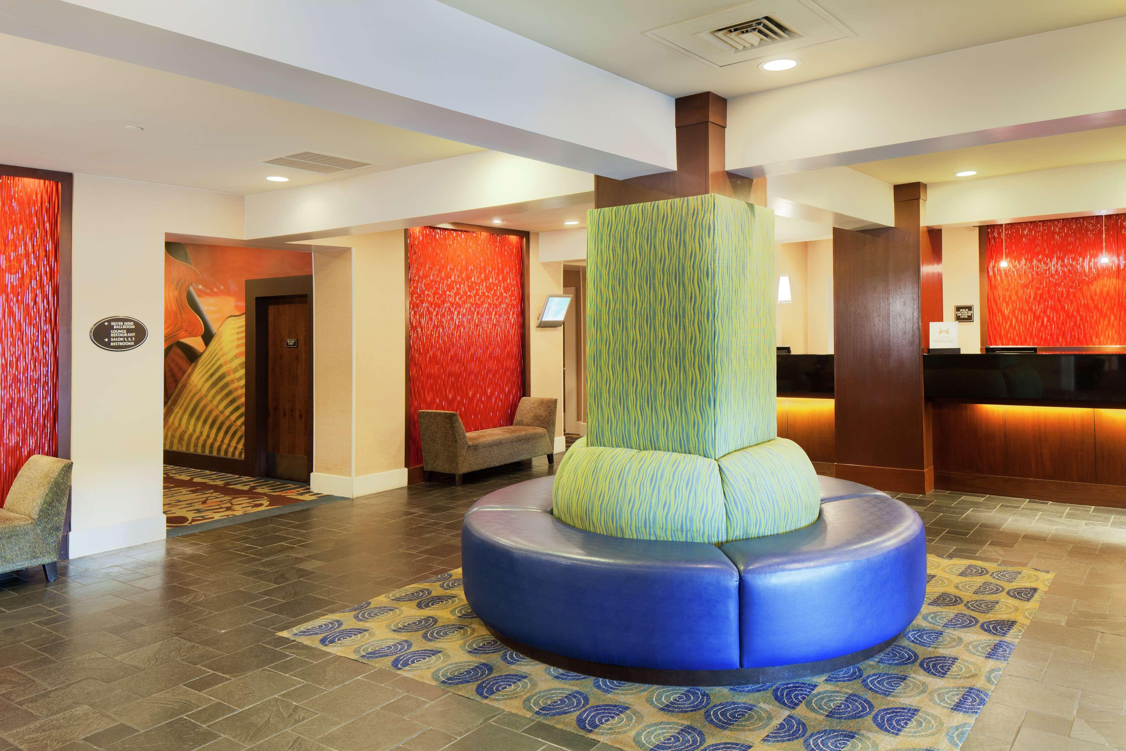 Doubletree By Hilton Norwalk Hotel Interior photo