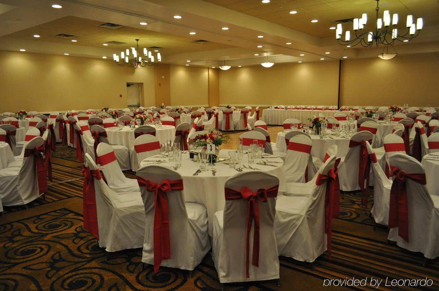 Doubletree By Hilton Norwalk Hotel Restaurant photo